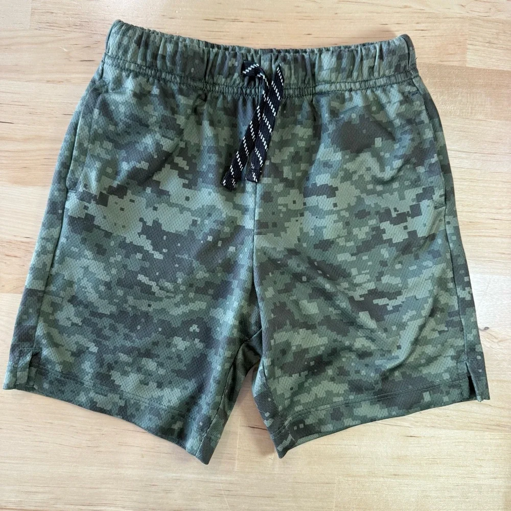 🔆 Bundle‎ items 6 for $30 Old Navy Green Camouflage Kids Shorts